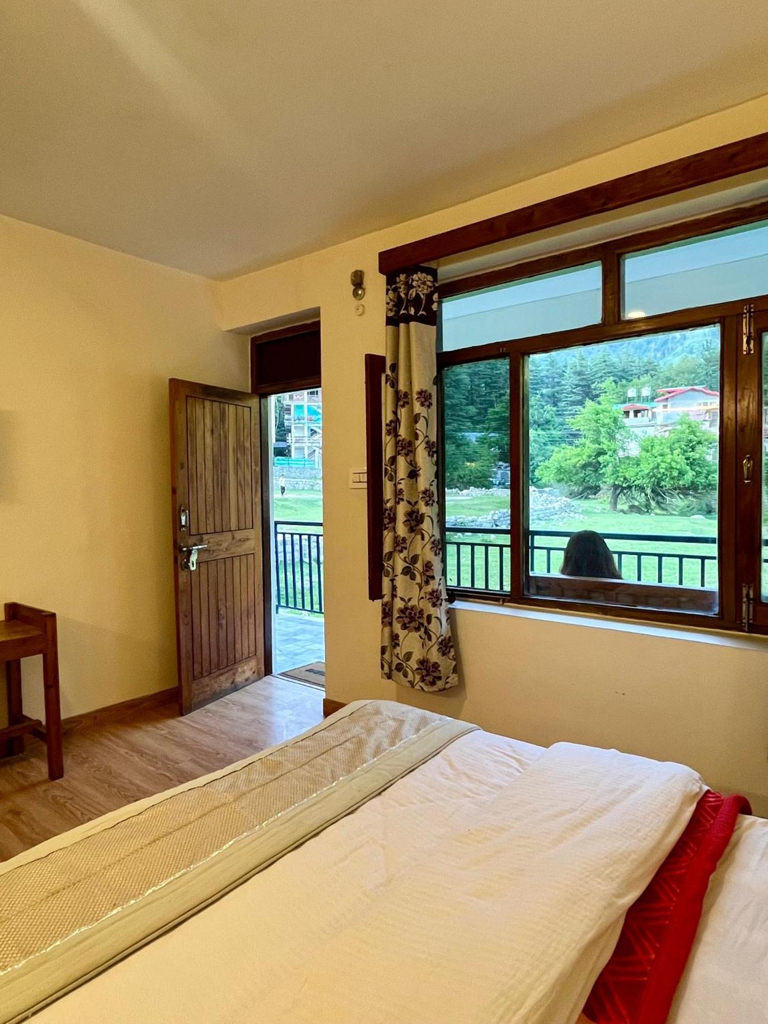 Tourist Hotel 10 Minutes Walking Distance From The Mall Manali  Exterior photo