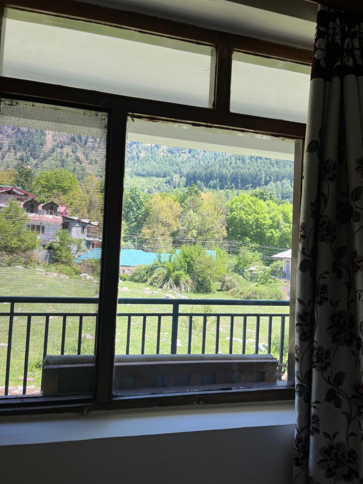Tourist Hotel 10 Minutes Walking Distance From The Mall Manali  Exterior photo