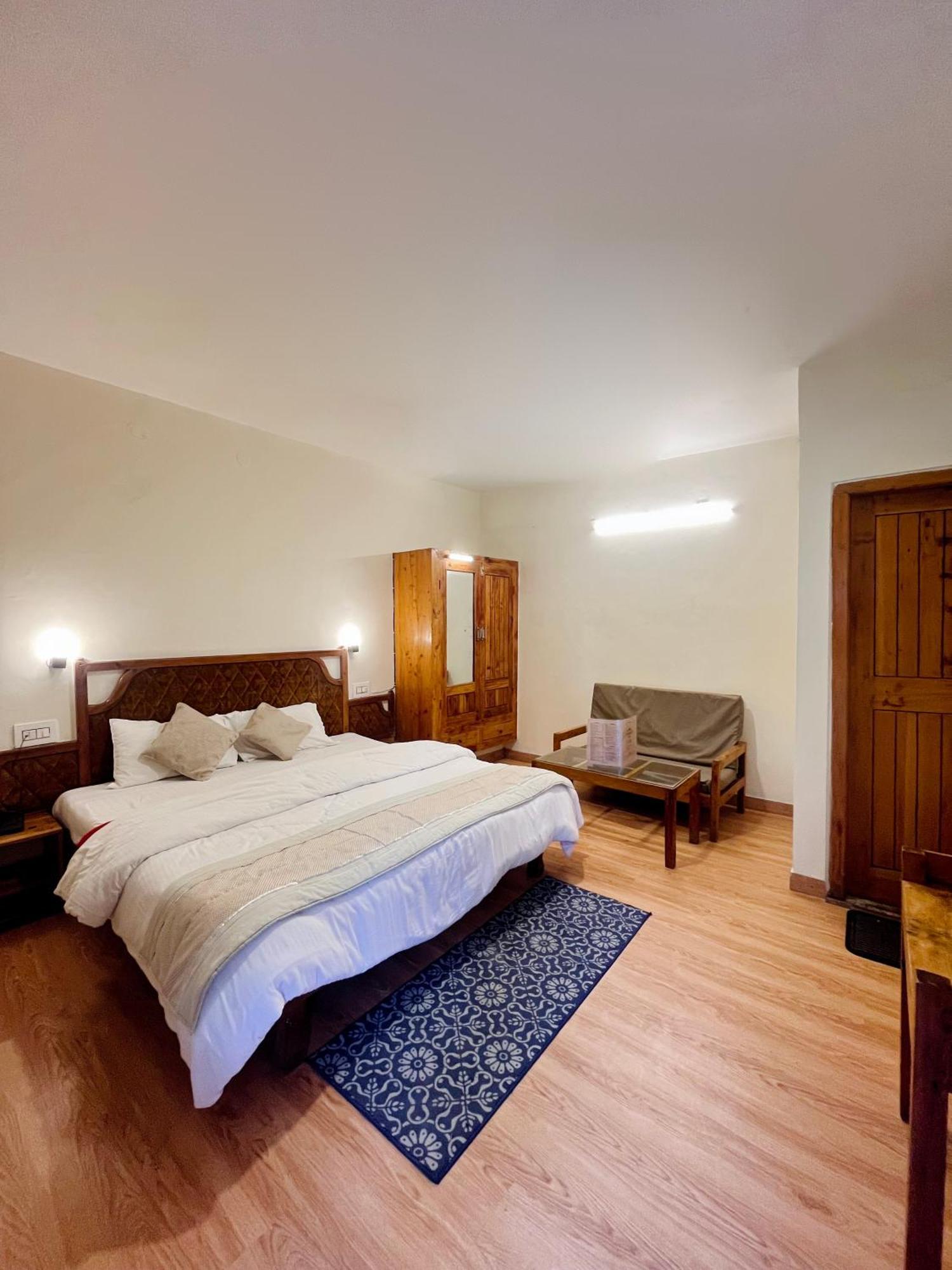 Tourist Hotel 10 Minutes Walking Distance From The Mall Manali  Exterior photo