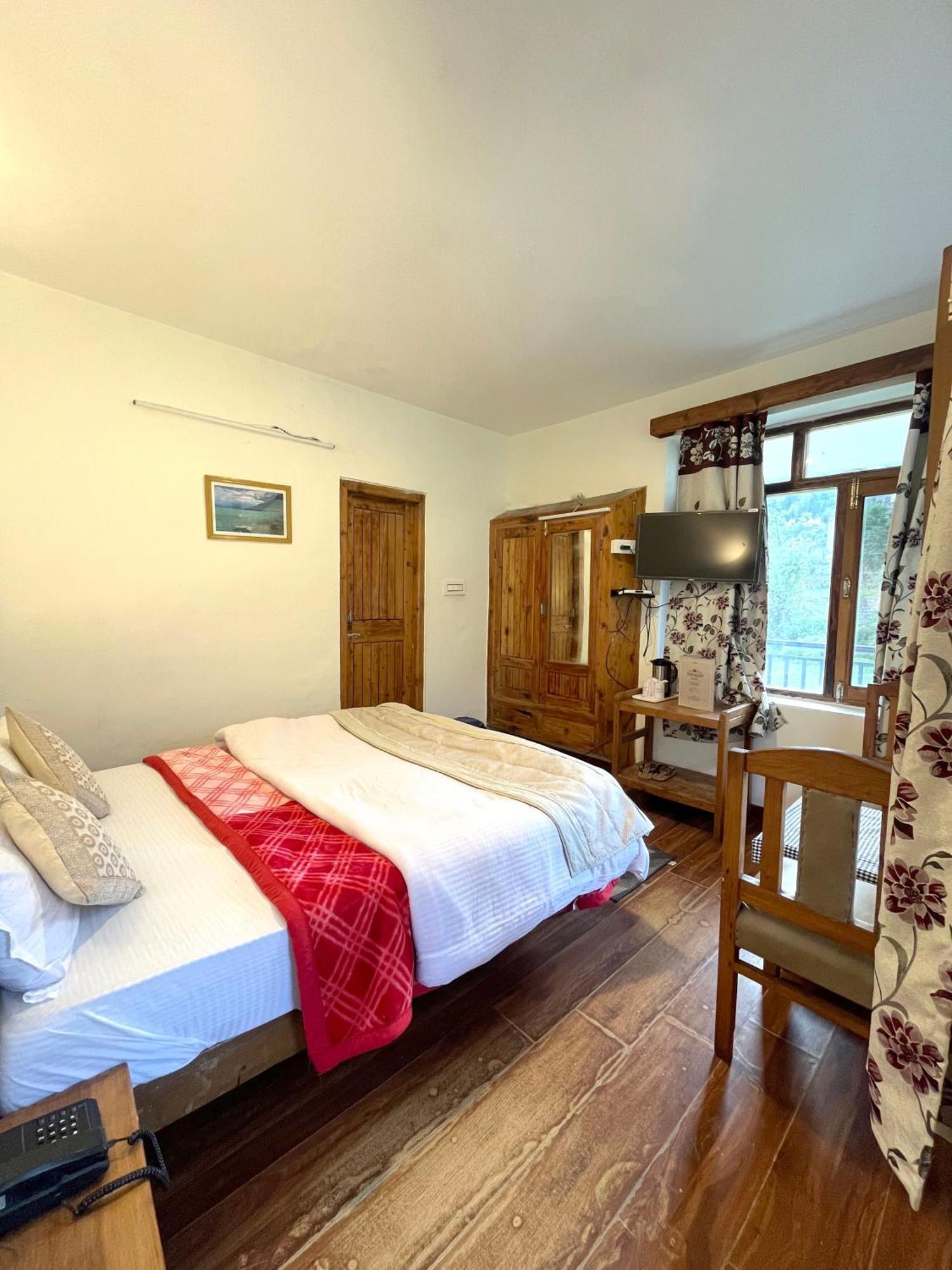 Tourist Hotel 10 Minutes Walking Distance From The Mall Manali  Exterior photo