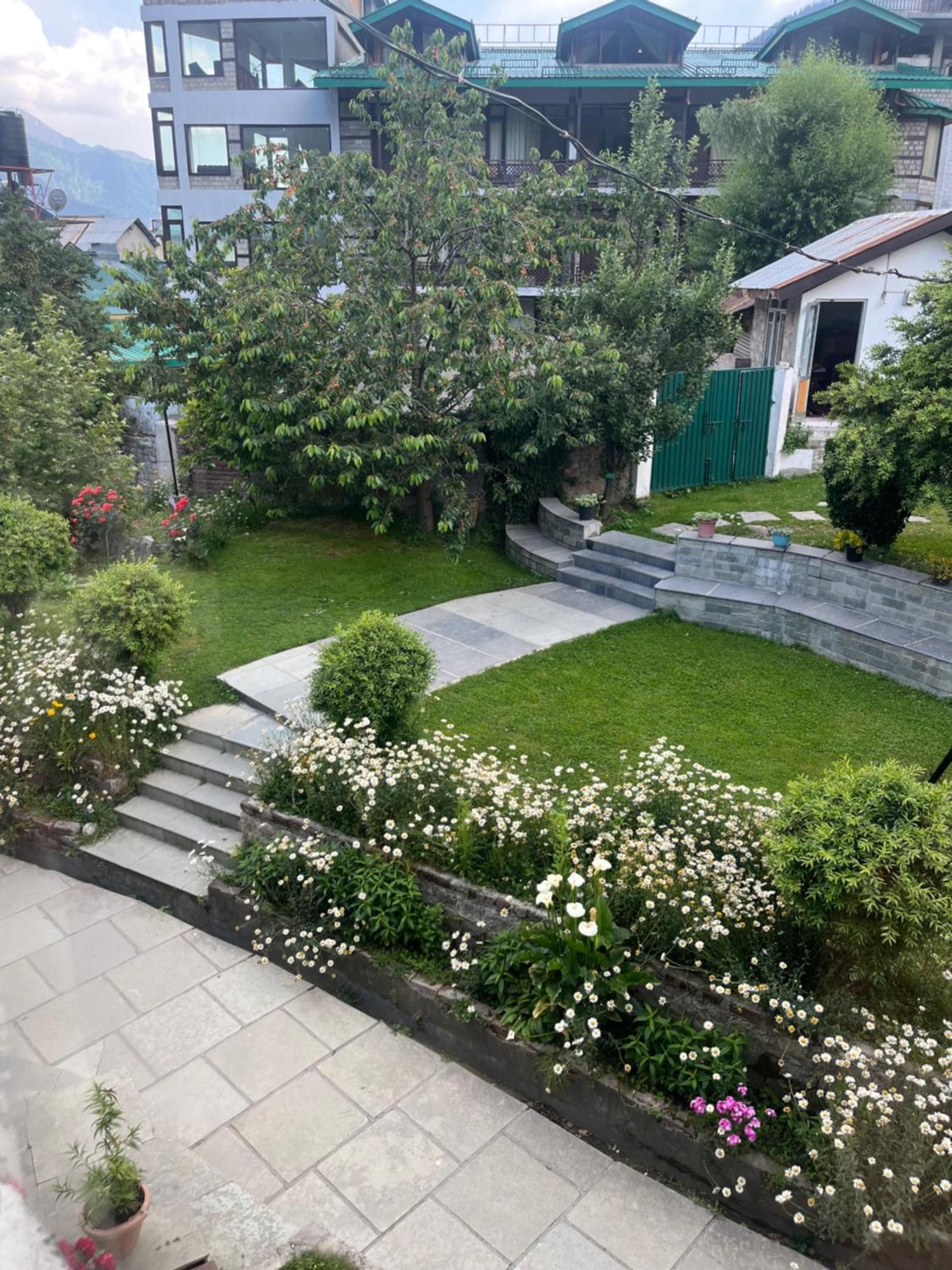 Tourist Hotel 10 Minutes Walking Distance From The Mall Manali  Exterior photo