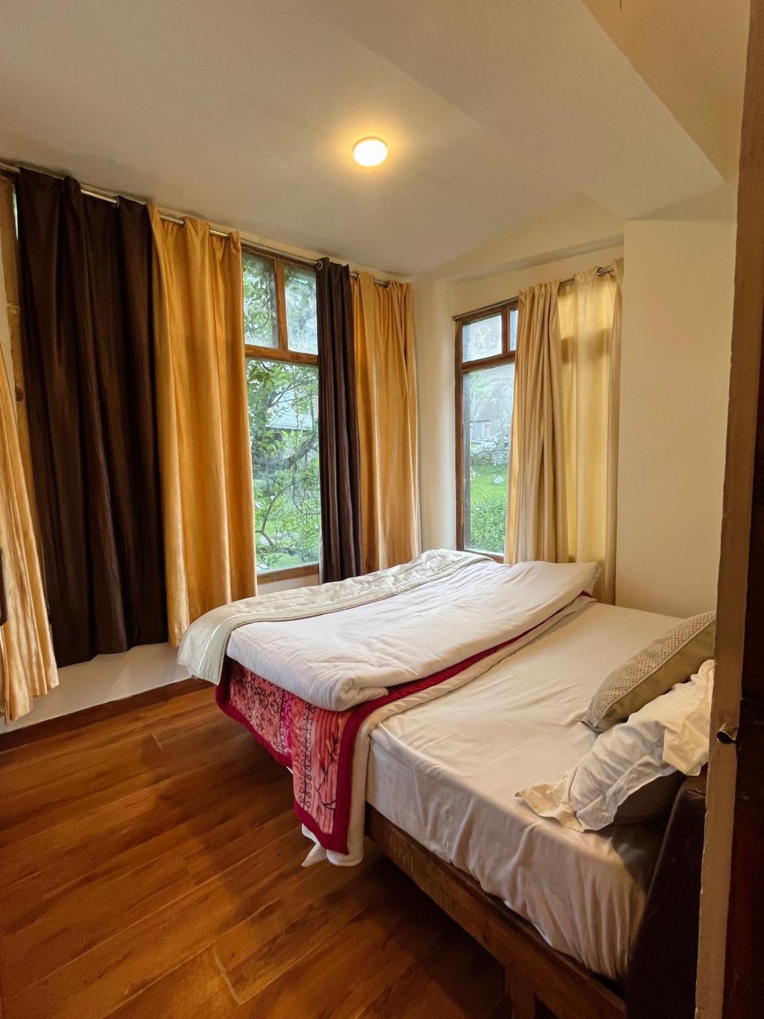 Tourist Hotel 10 Minutes Walking Distance From The Mall Manali  Exterior photo