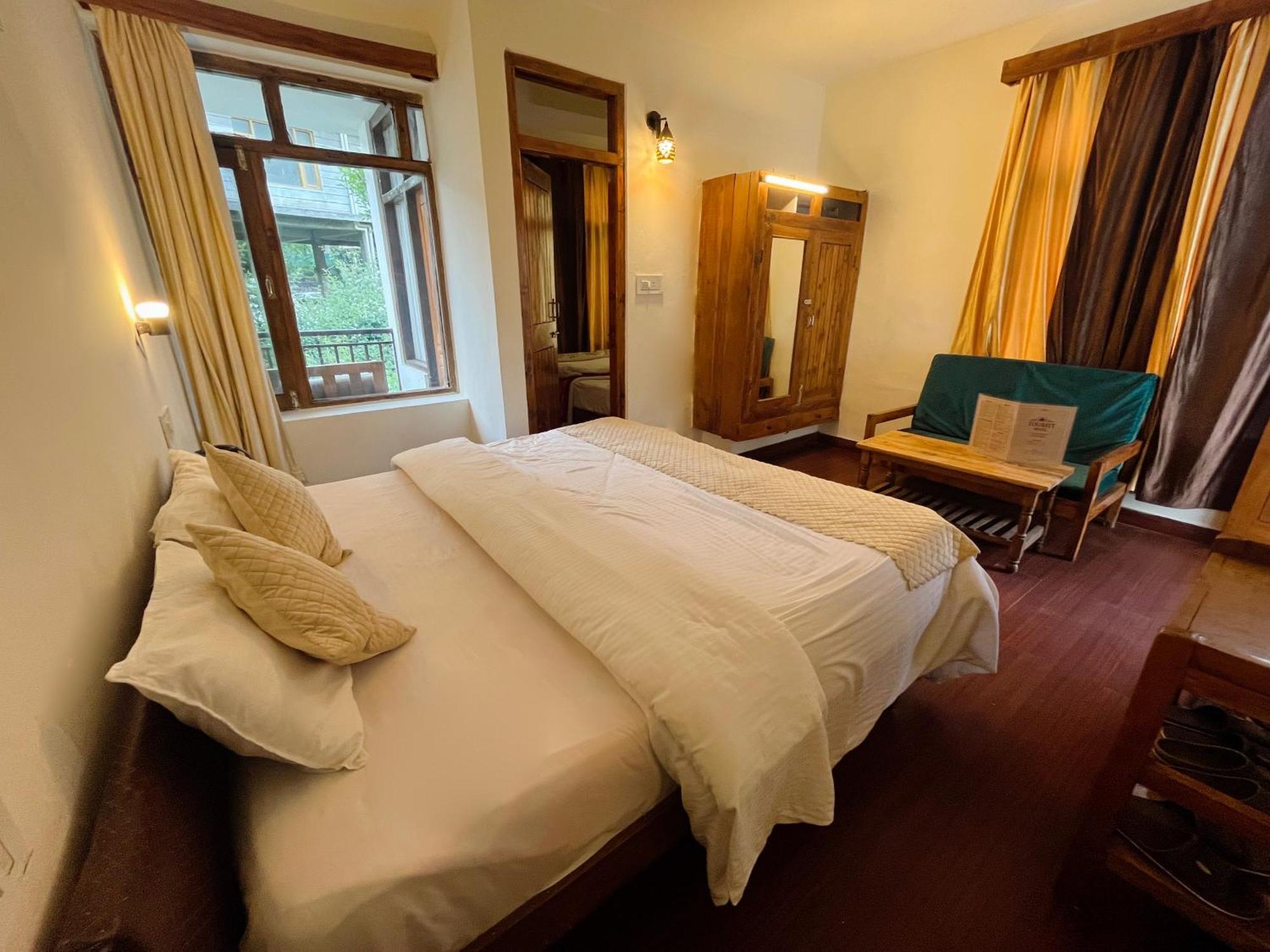 Tourist Hotel 10 Minutes Walking Distance From The Mall Manali  Exterior photo