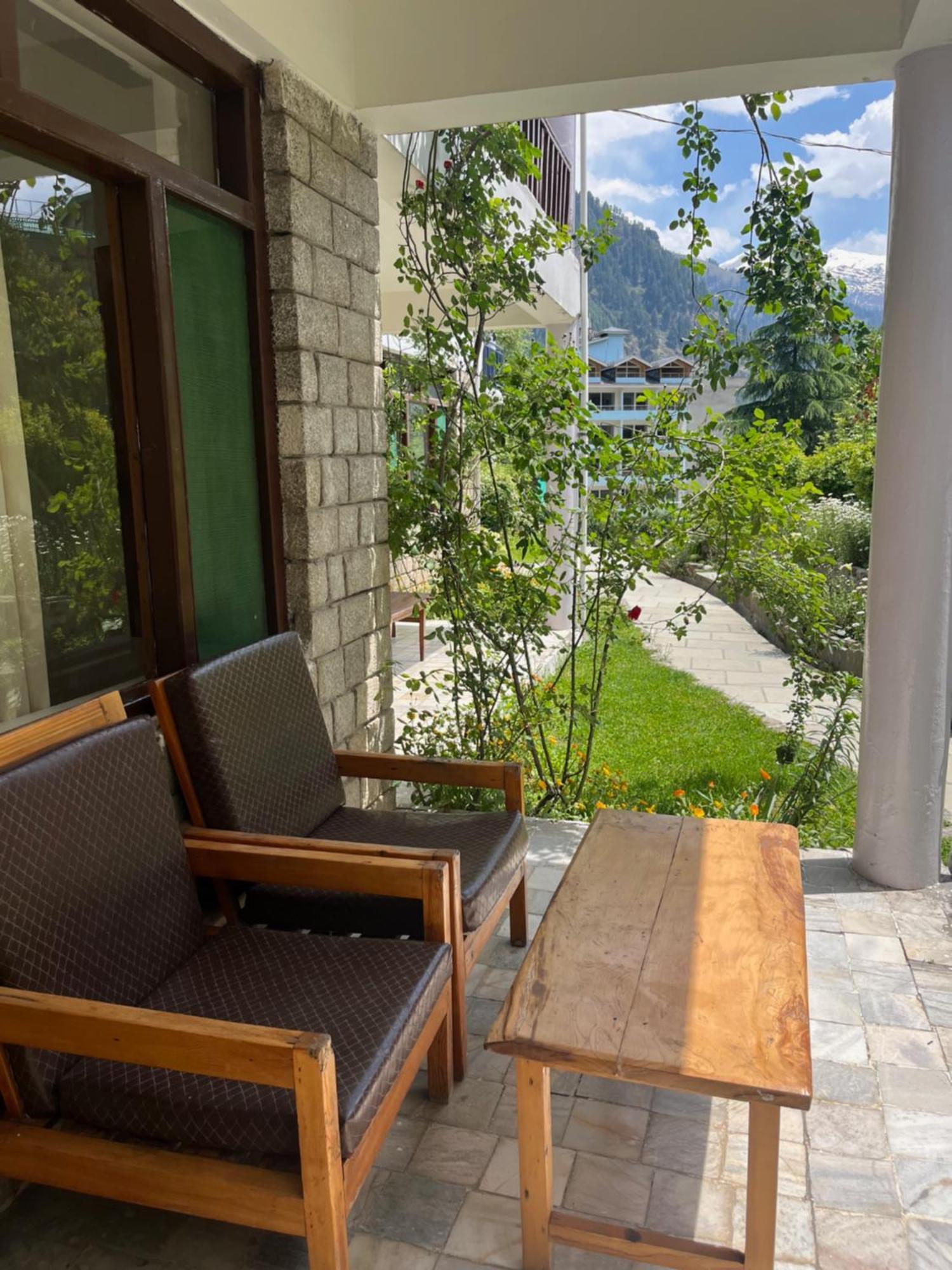 Tourist Hotel 10 Minutes Walking Distance From The Mall Manali  Exterior photo