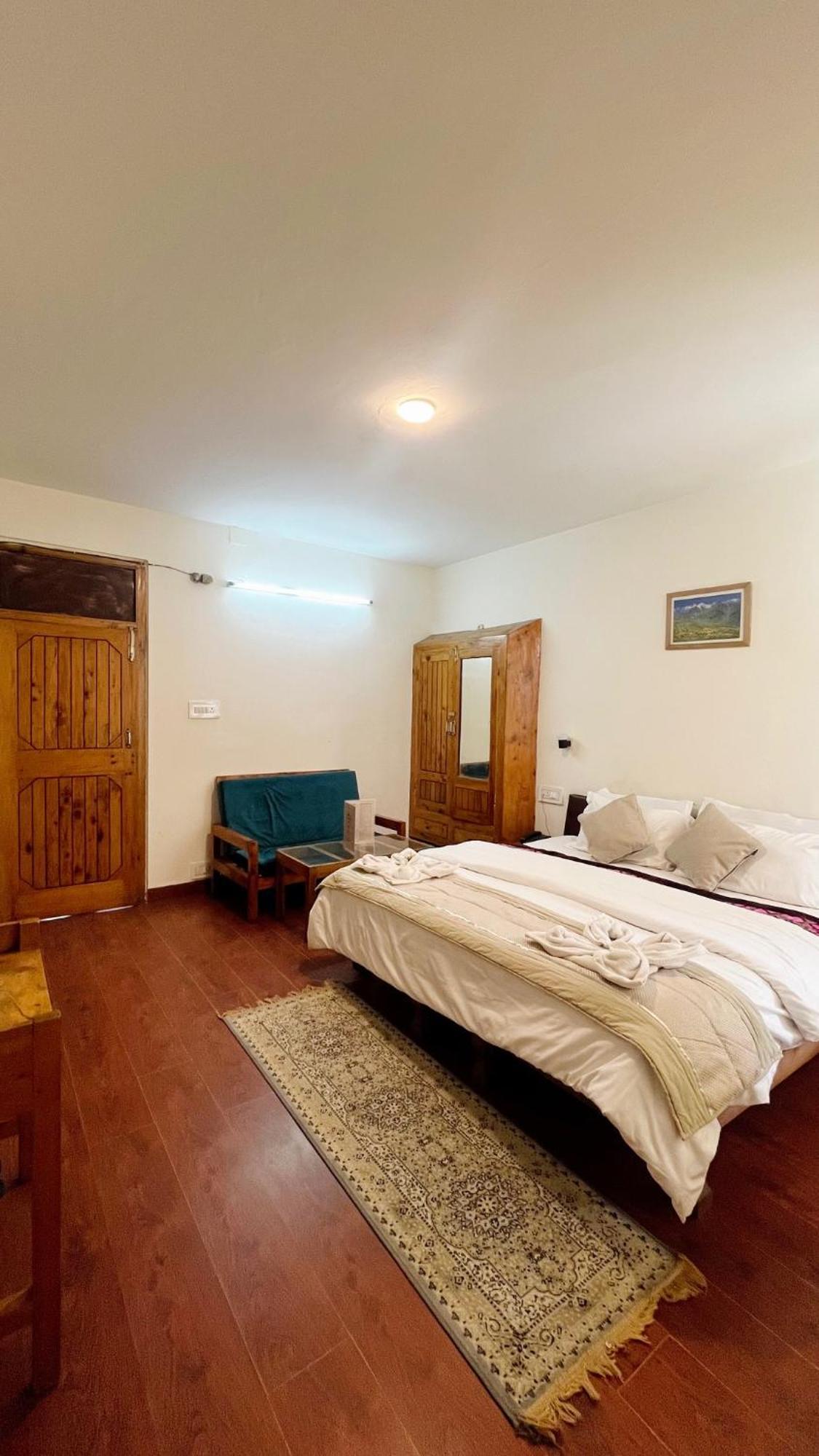 Tourist Hotel 10 Minutes Walking Distance From The Mall Manali  Exterior photo