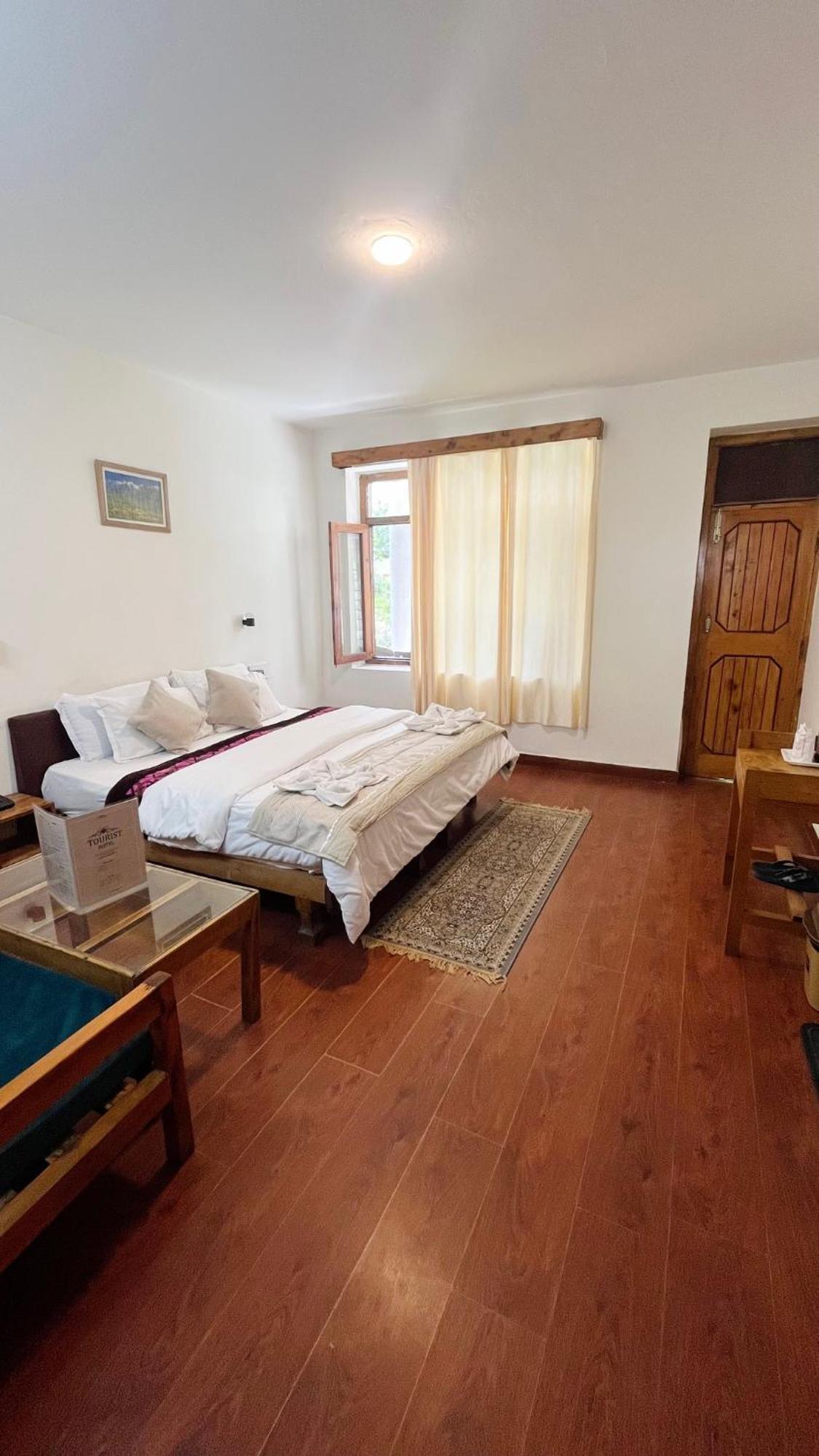 Tourist Hotel 10 Minutes Walking Distance From The Mall Manali  Exterior photo