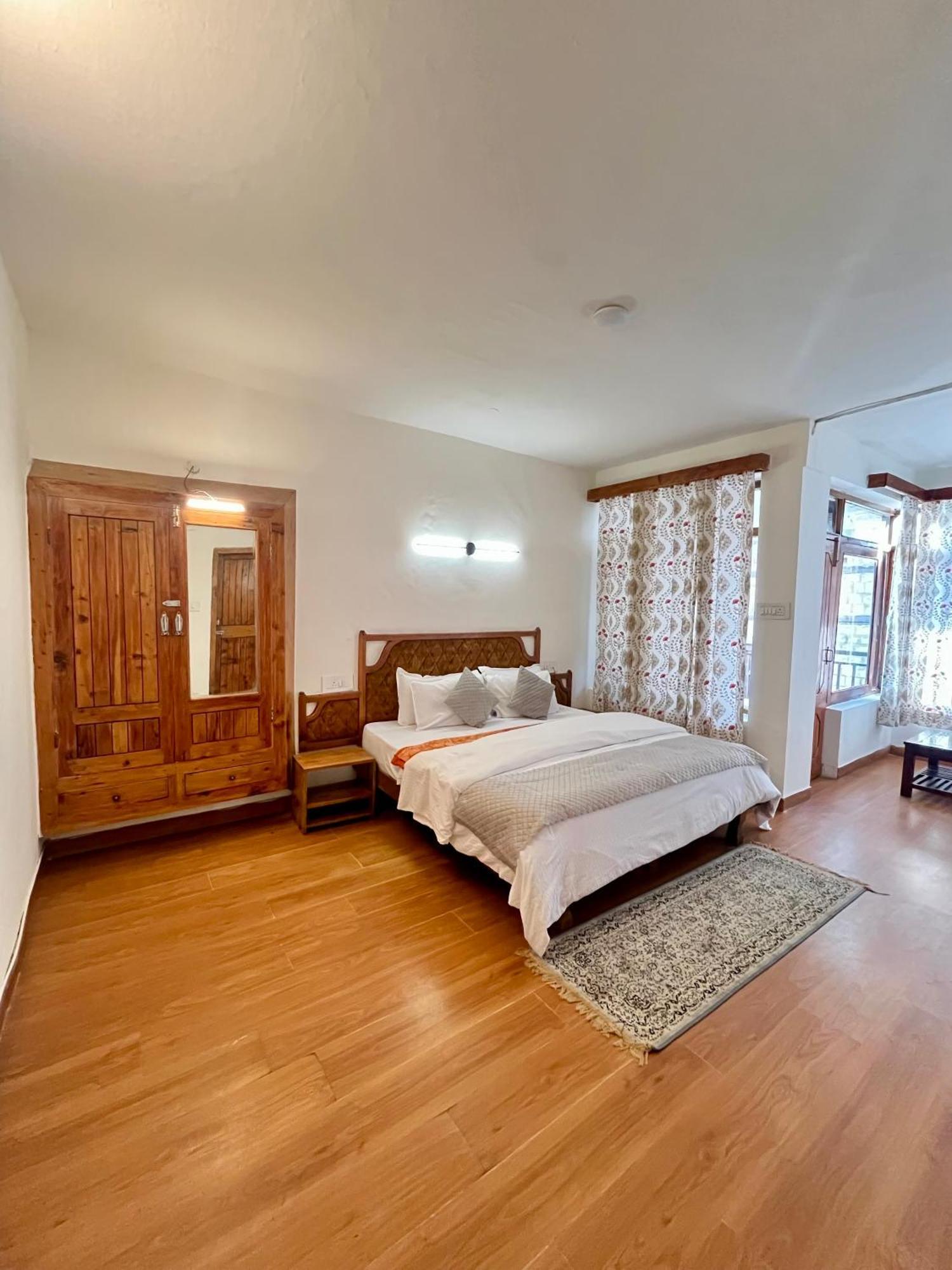 Tourist Hotel 10 Minutes Walking Distance From The Mall Manali  Exterior photo