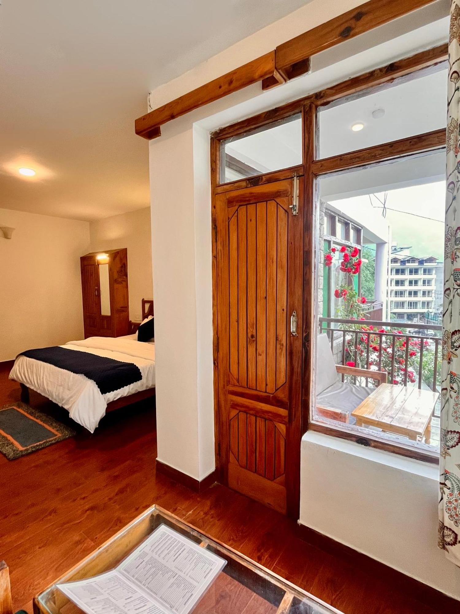 Tourist Hotel 10 Minutes Walking Distance From The Mall Manali  Exterior photo