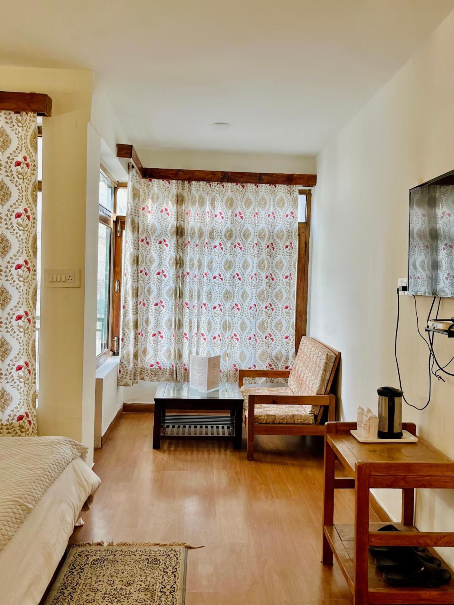 Tourist Hotel 10 Minutes Walking Distance From The Mall Manali  Exterior photo