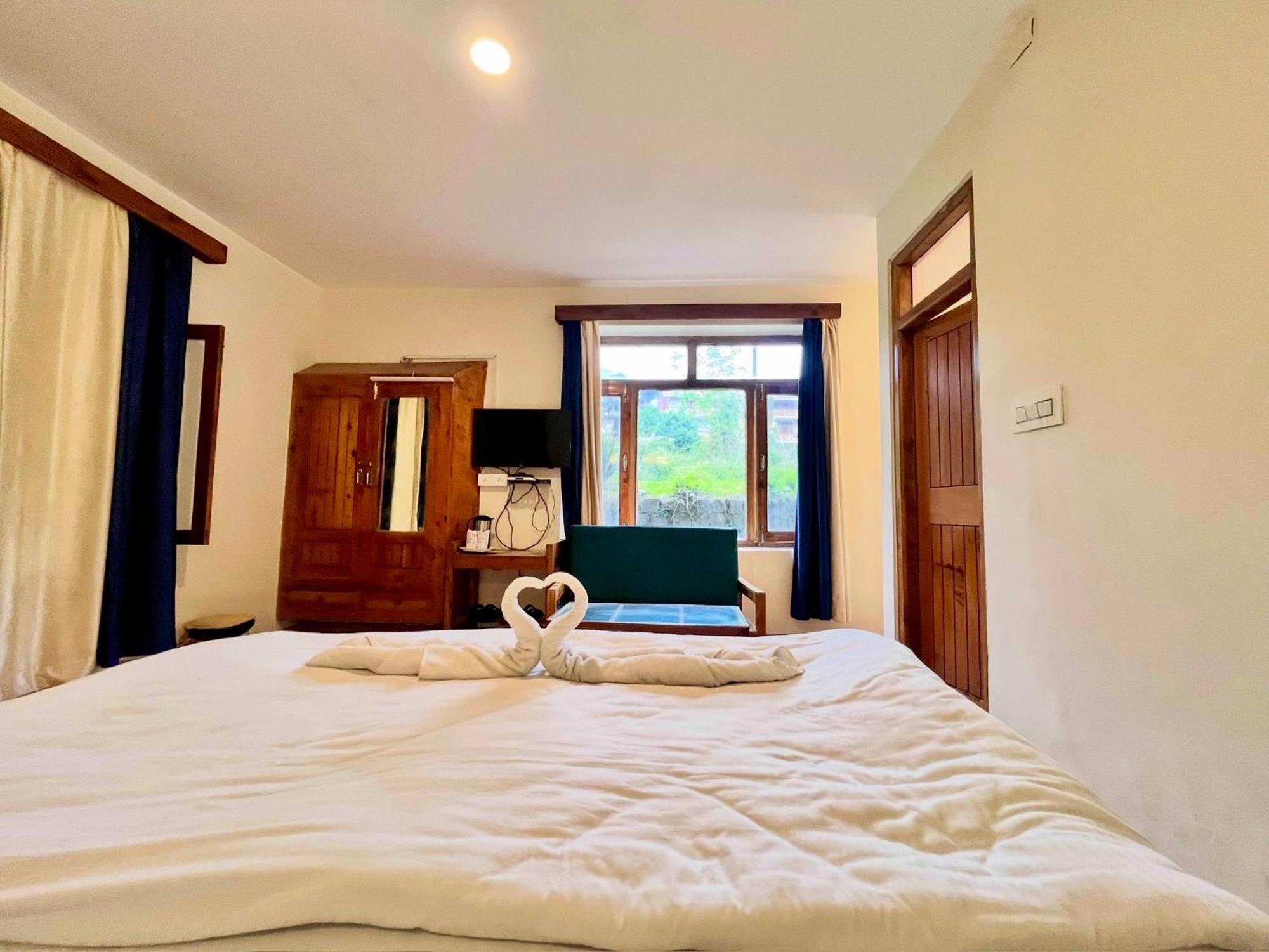 Tourist Hotel 10 Minutes Walking Distance From The Mall Manali  Exterior photo
